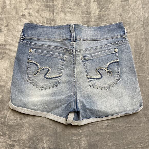 Wallflower Ultra Fit Cuffed Denim Shorts Women’s Size 11 Light Blue Denim - Picture 2 of 10
